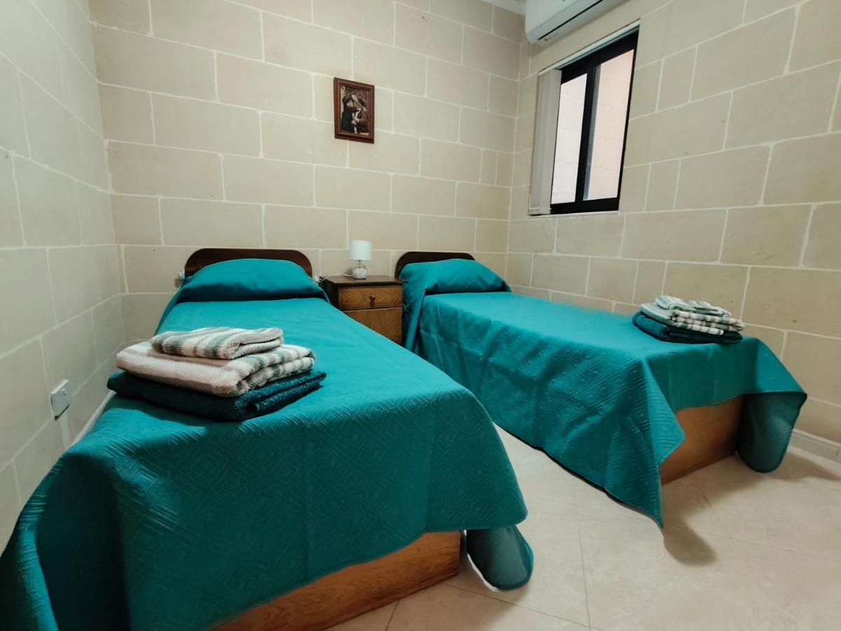 Seaview Apartment Zebbug  Bagian luar foto